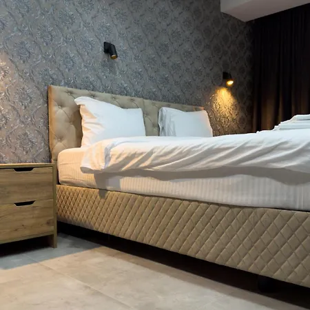 Hotel Hello *